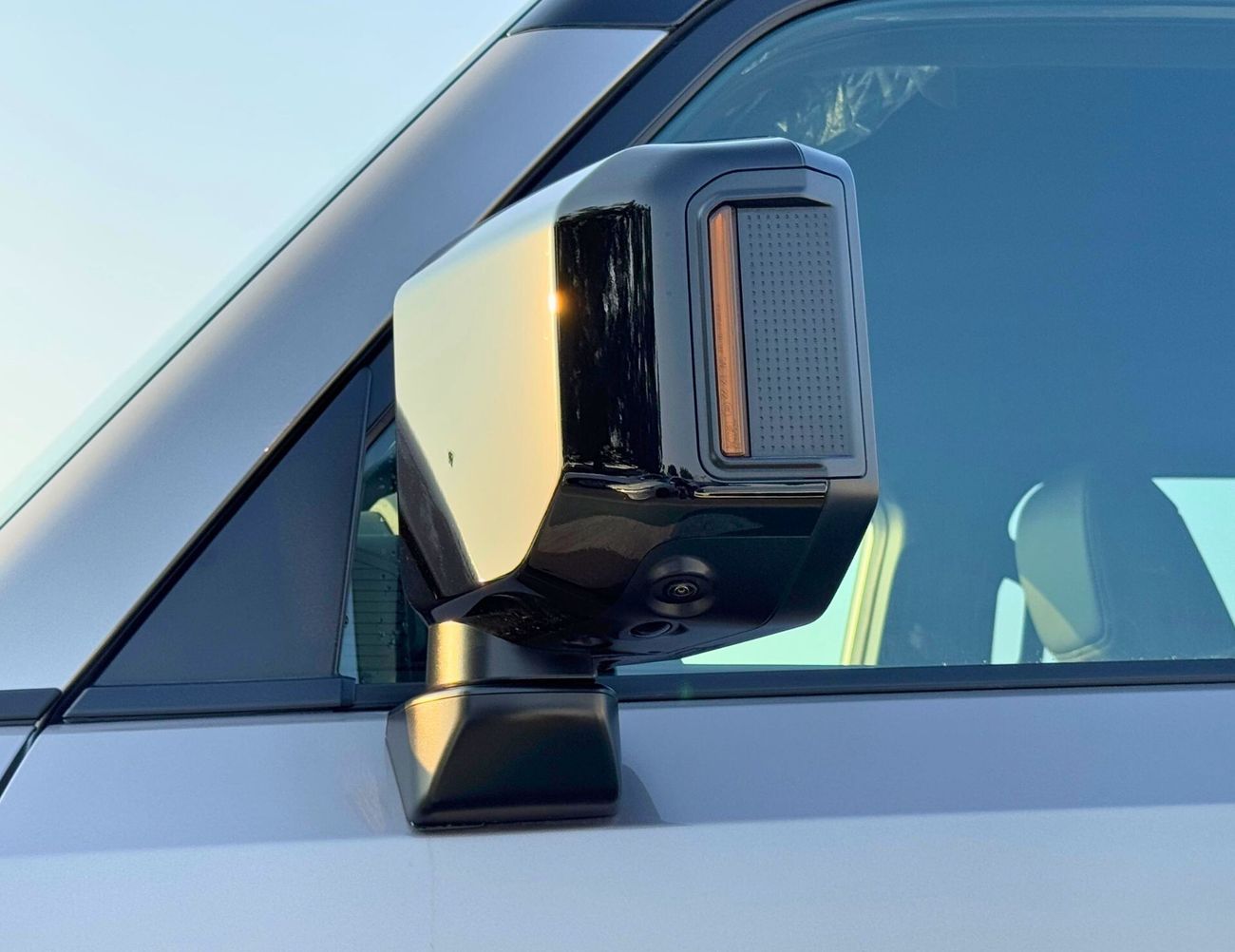 تويوتا برادو FIRST EDITION /  2.4L V4 PETROL / PWR WITH LEATHER SEATS / 360* WITH RADAR (CODE # 69022)