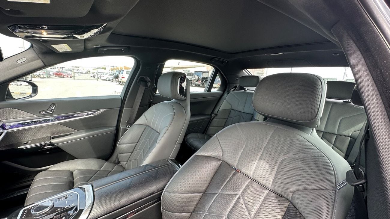 بي أم دبليو 740i 3.0L, V6