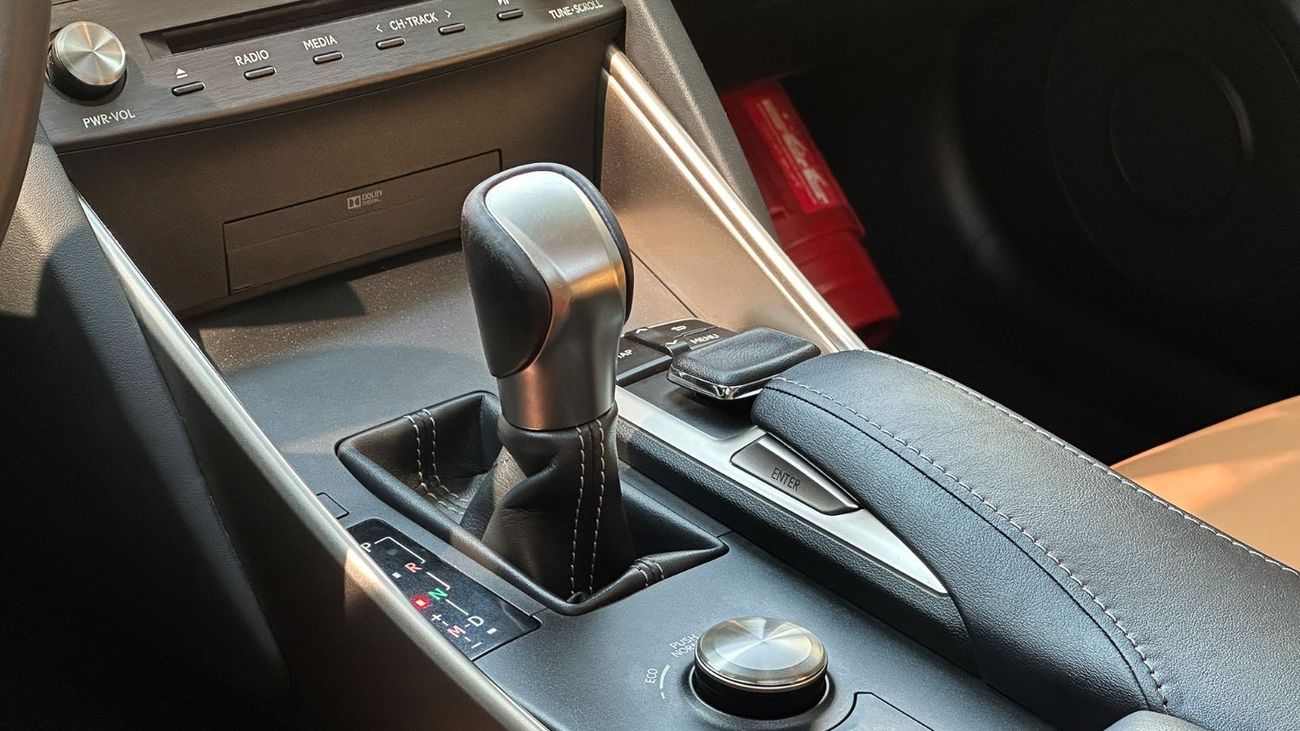 Lexus IS300 Premier 2019 Full Service History GCC