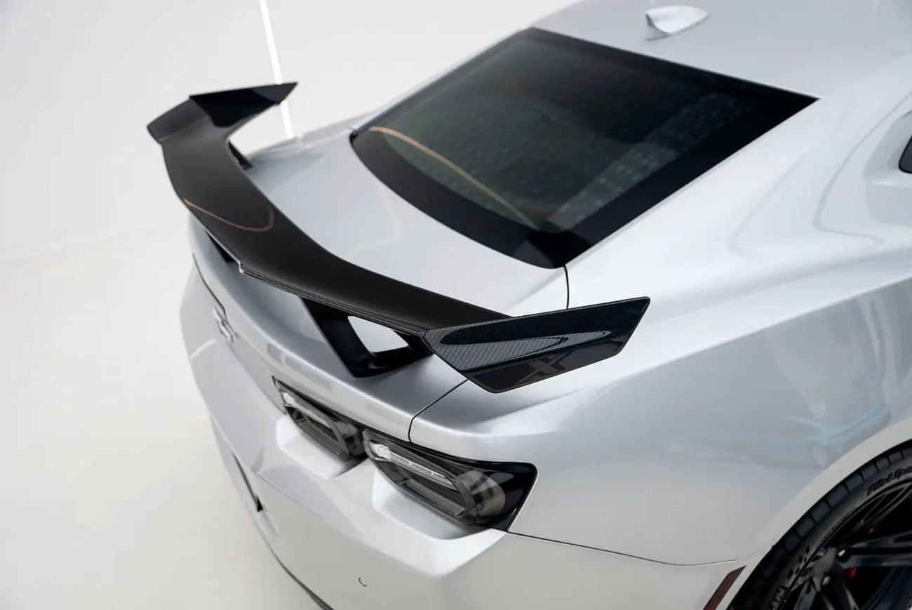 شيفروليه كامارو ZL1 ألياف الكربون 650 HP LT4 V8 | ZL1 1LE TRACK PACKAGE | 6-SPEED MANUAL