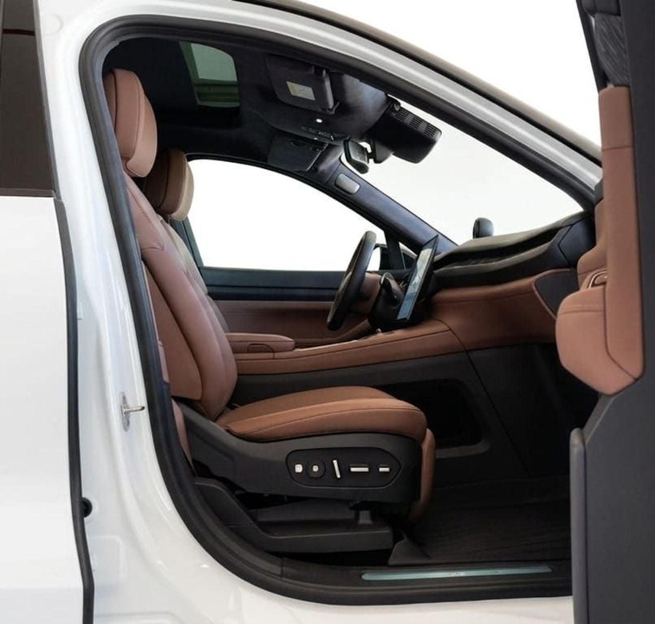 Nio EL8 Edition | 644 HP Ultra-Luxury 6-Seater SUV - Electric