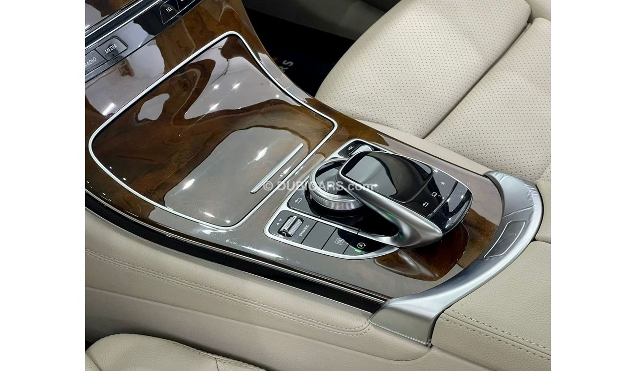 مرسيدس بنز GLC 250 AMG 2016 Mercedes-Benz GLC 250 4 Matic, Full Mercedes History, Warranty, Low Kms, GCC