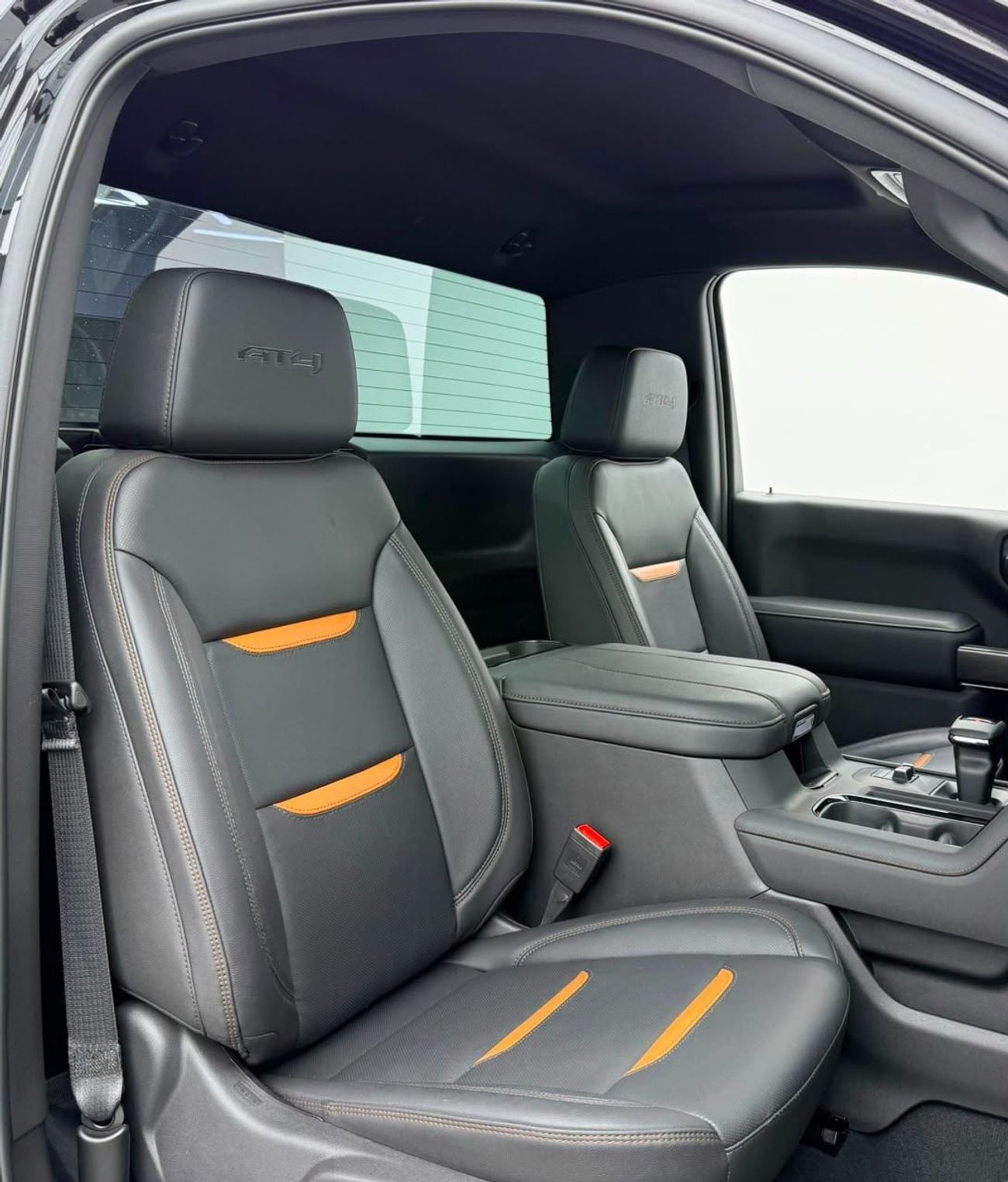 GMC Sierra 2025 GMC Sierra AT4, Oct/2028 GMC Warranty, GMC Full Service History, GCC