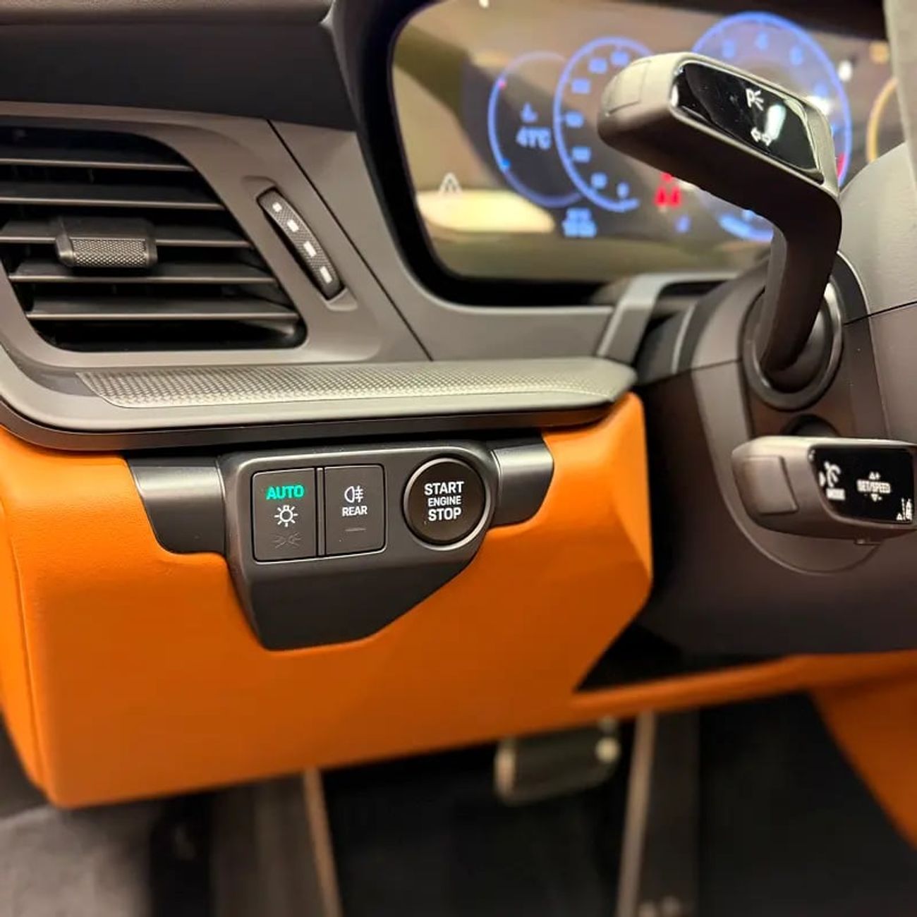 Porsche 911 TARGA GCC