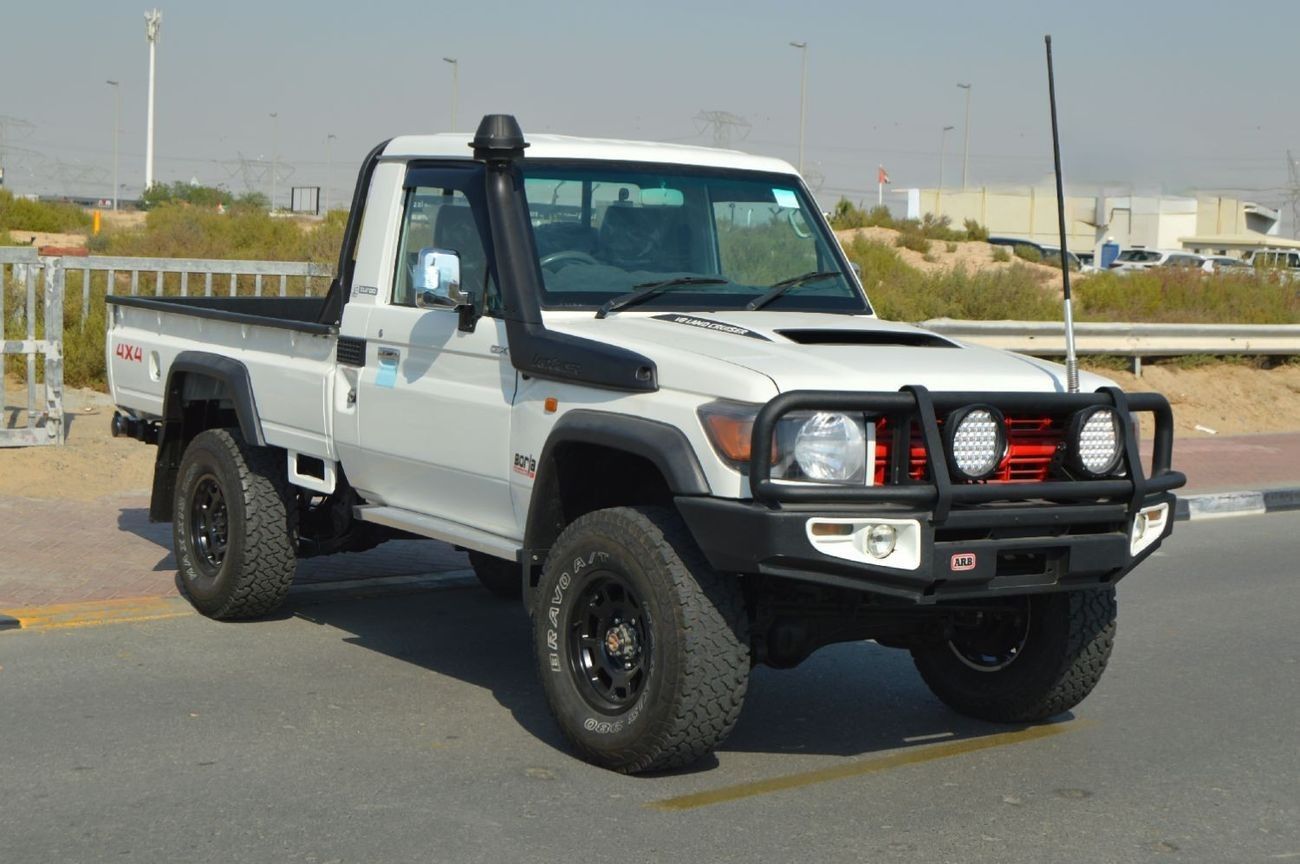 Toyota Land Cruiser Pick Up Single cabin 4.5L, perfect inside and outside
