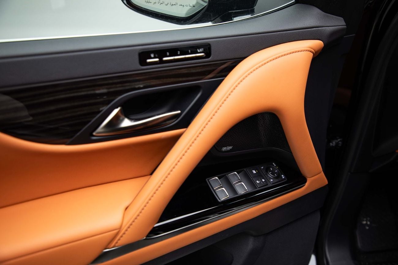 لكزس LX 700h VIP 3.5L - Graphite Black Inside VIP Sun Flair | Export Only