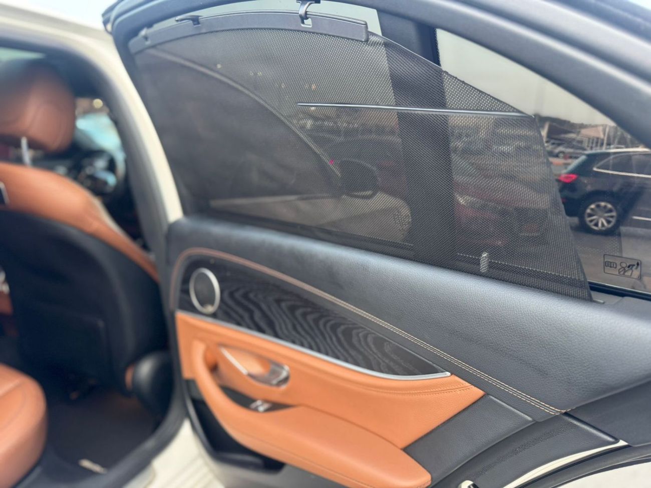 Mercedes-Benz E300 mercedes E300 2018 GCC FULL