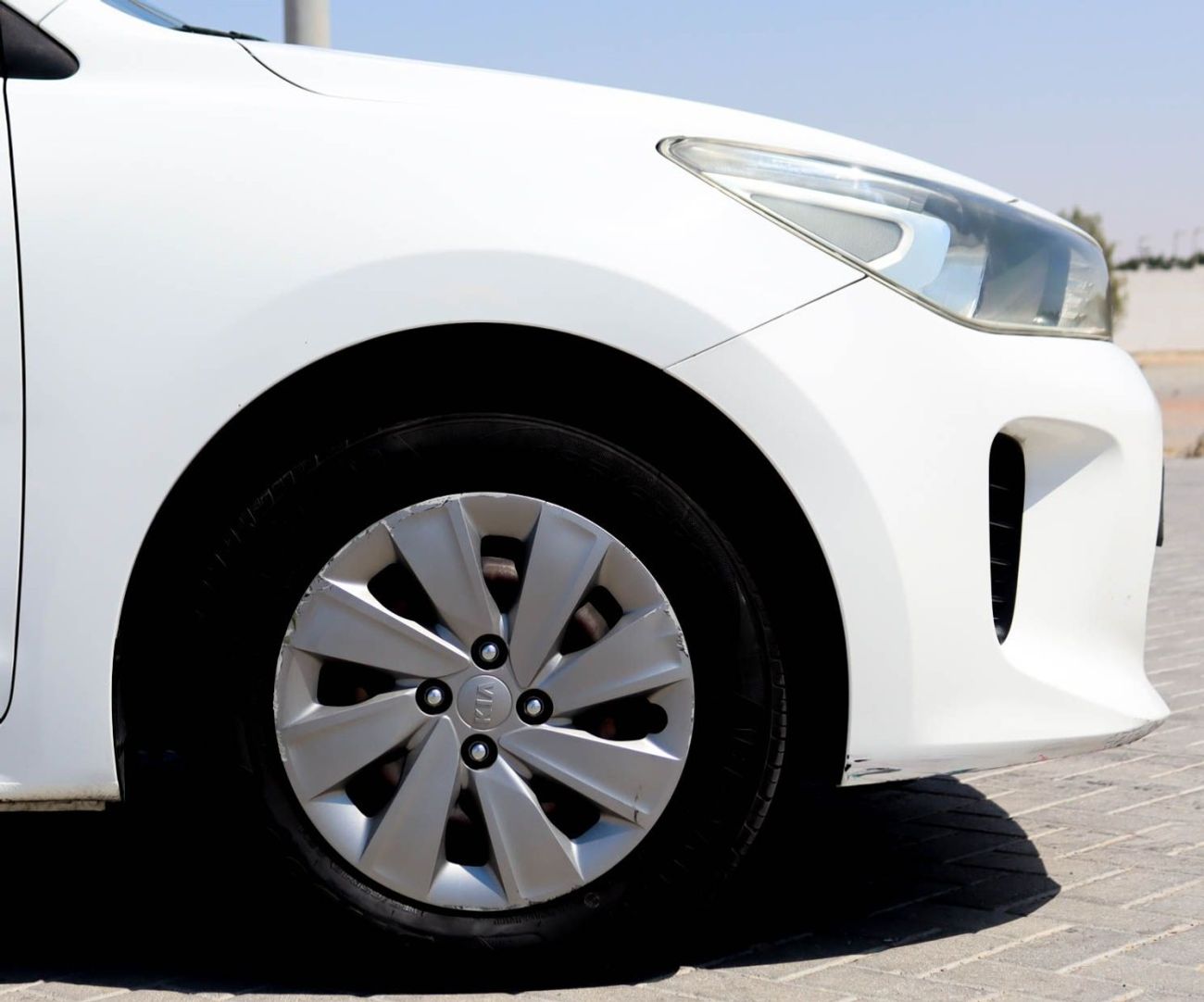 Kia Rio EX 1.4L (100 HP) Hatchback Kia Rio 2019 GCC accident-free in excellent condition 711 P.M