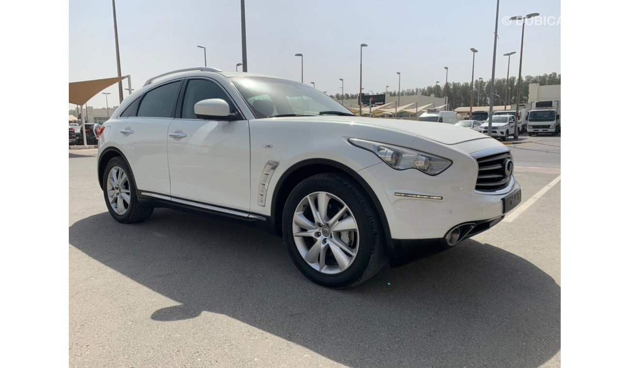 Infiniti FX35 Infiniti FX35 2012 g cc full options
