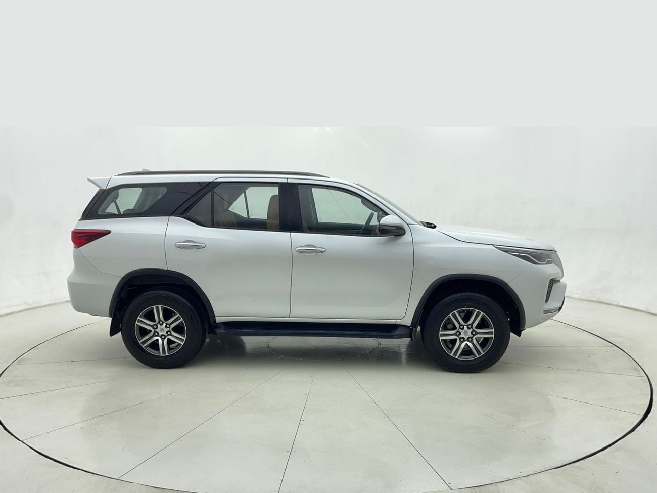Toyota Fortuner 4L 2023 | 0 DP | 1578/Month | 30 Day Return | Service History