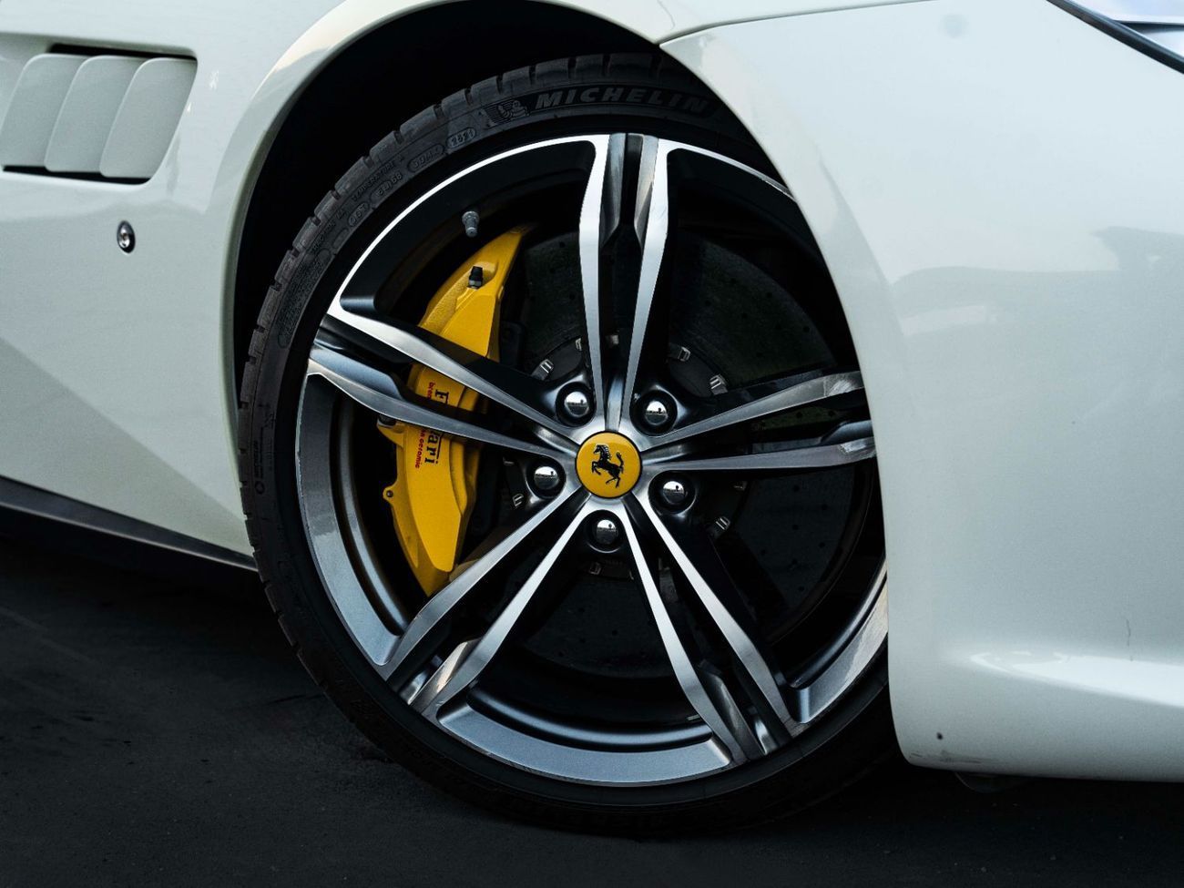 Ferrari GTC4 Lusso STANDARD