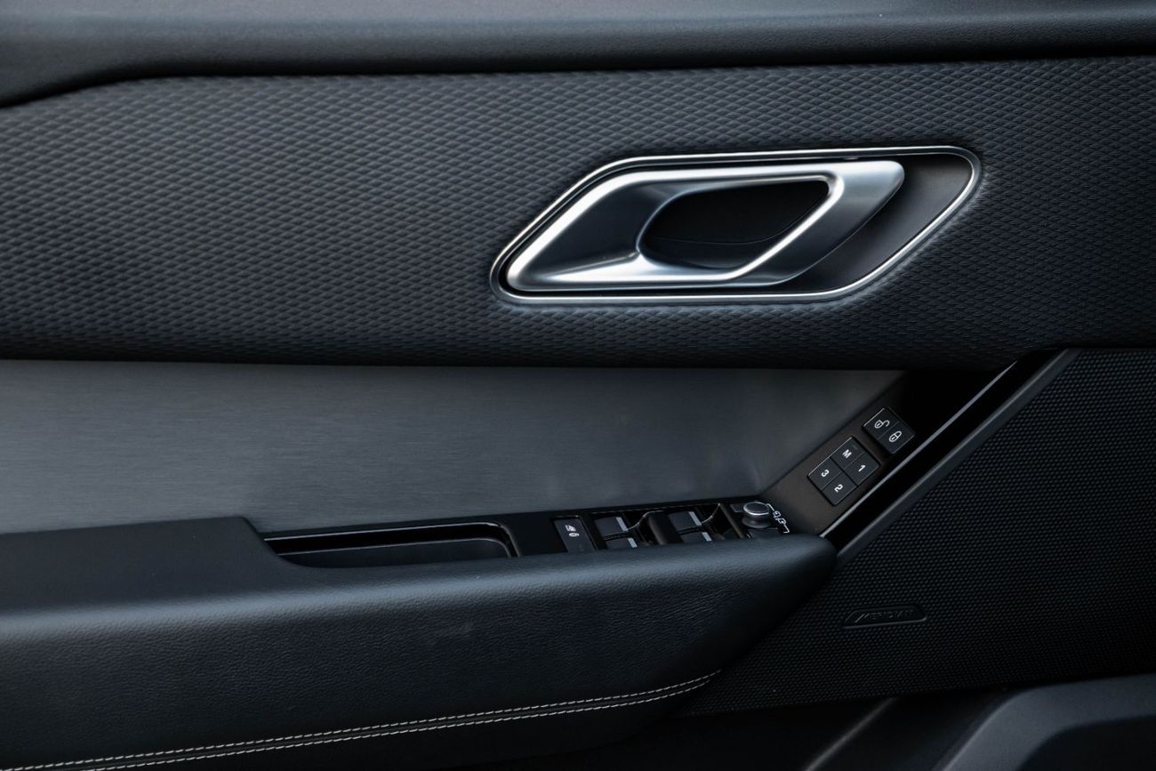 لاند روفر رينج روفر فيلار 2,937 P.M | 0% Downpayment | VELAR P250 S | UNDER WARRANTY!