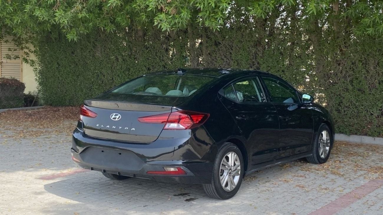 هيونداي إلانترا GL