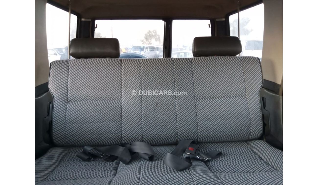 تويوتا لاند كروزر TOYOTA LAND CRUISER RIGHT HAND DRIVE (PM1179)