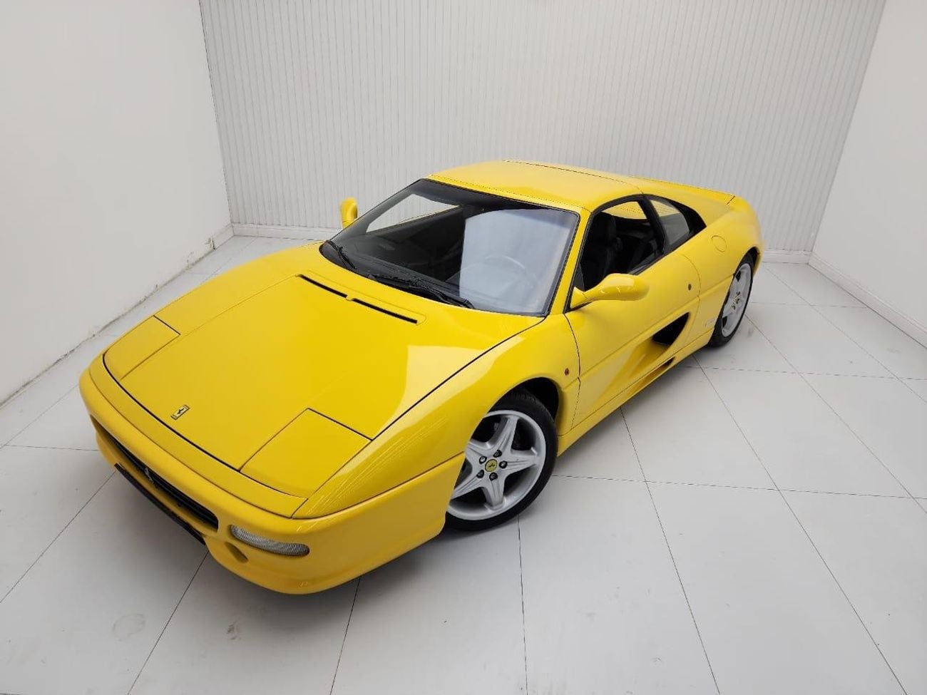 Ferrari F355