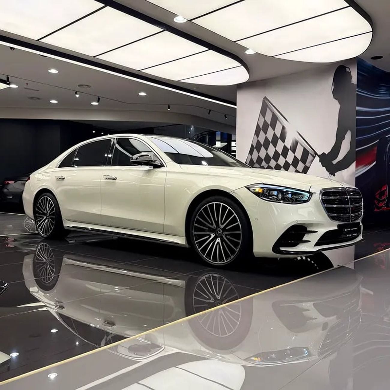 مرسيدس بنز S 580 MERCEDES S CLASS 580 LONG WHEELBASE