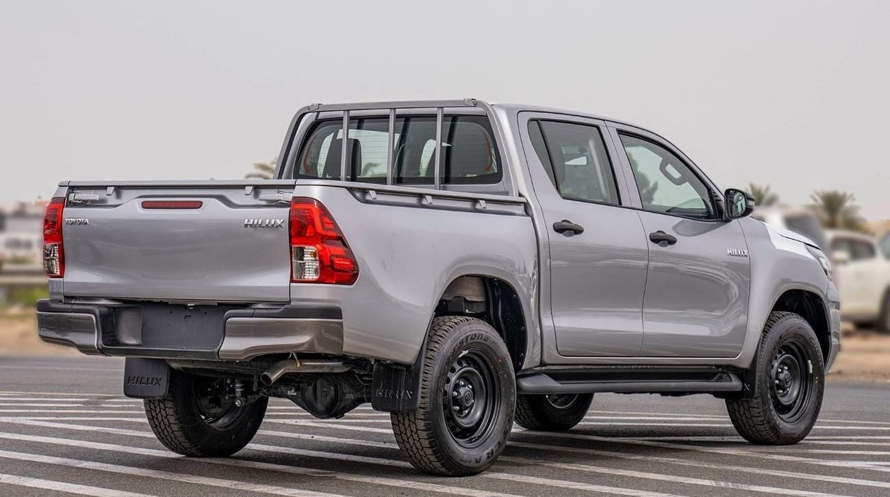 تويوتا هيلوكس Toyota Hilux 2.4L Diesel Mid Option p.window MY2024