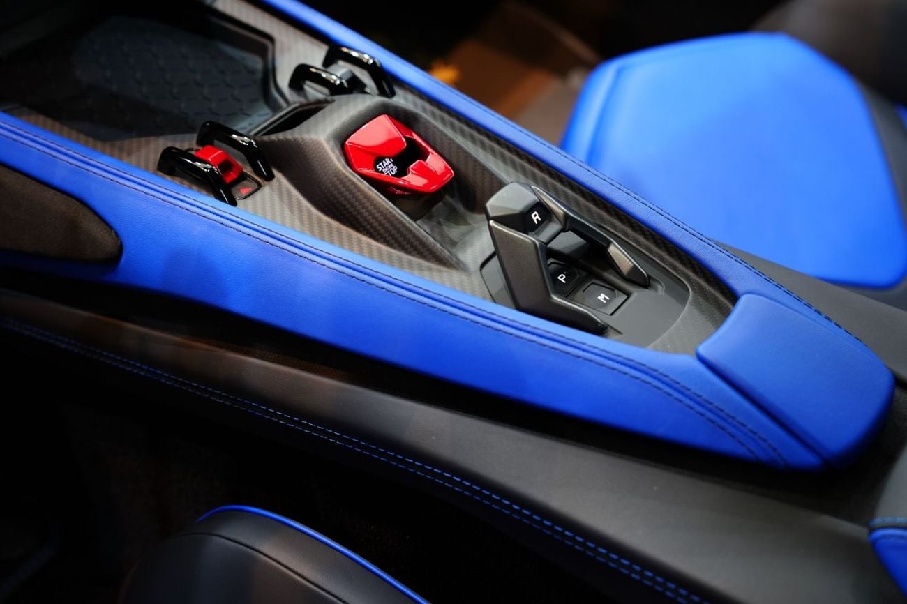 Lamborghini Revuelto Standard Carbon Fiber Interior, Hybrid V12, 700 KM Only, Dealer Warranty!!