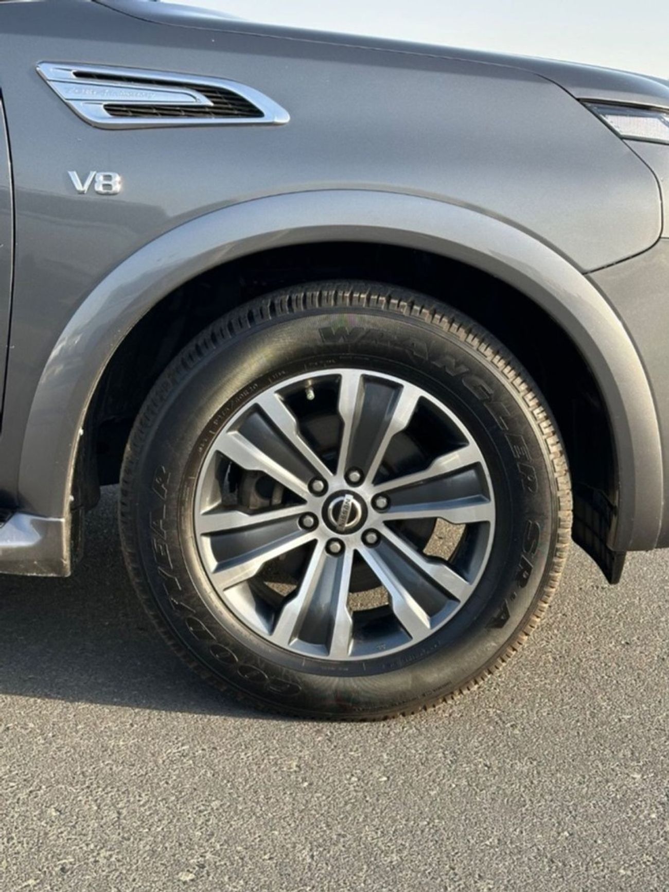 Nissan Armada Platinum