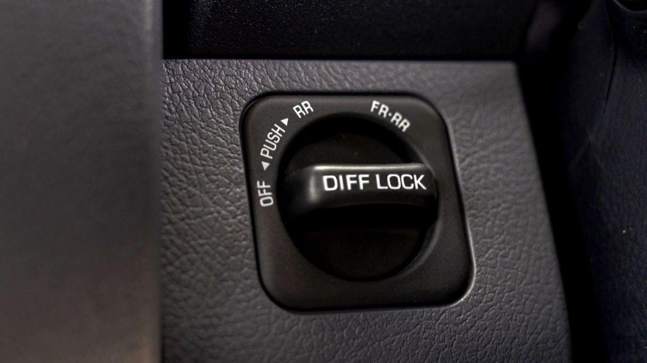 تويوتا لاند كروزر Toyota Landcruiser LC78 3doors diesel 4.2L RHD