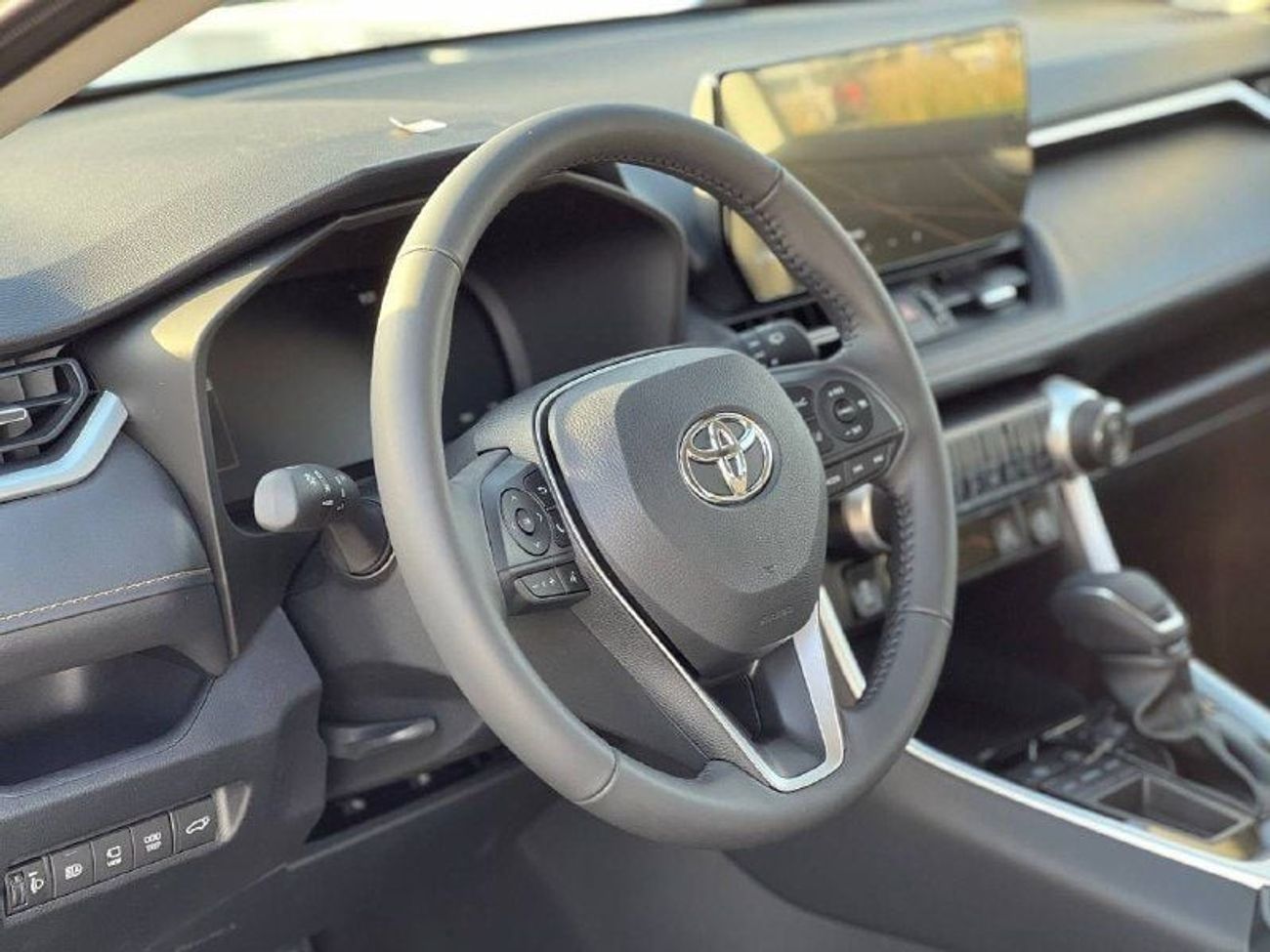 تويوتا راف ٤ 2.0L PTR A/T // 2025 // FULL OPTION WITH 360 CAMERA , RADAR , WIRELESS CHARGE //SPECIAL OFFER // BY