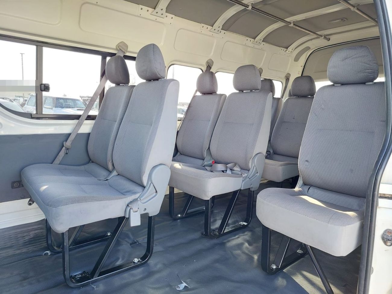 تويوتا هاياس TOYOTA HIACE COMMUTER VAN RHD 2015 MODEL 3.0 L DIESEL AUTOMATIC(PM16486)