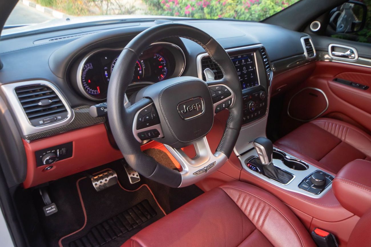 جيب جراند شيروكي Trackhawk 6.2L