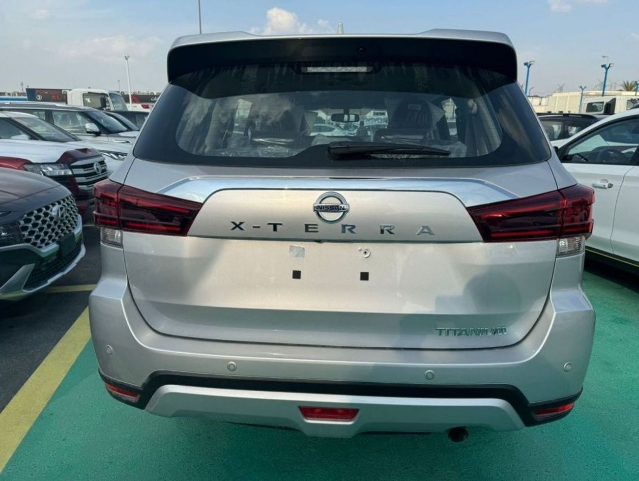 نيسان إكستيرا 2.5L PETROL TITANIUM 4WD 2023 GCC