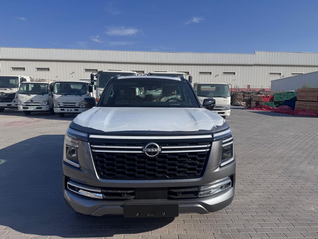 Nissan Patrol LE PLATINUM CITY 3.5L_ 2026_ (GREY/TAN)