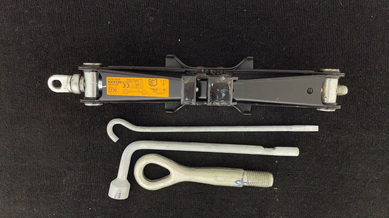 نيسان صني SV 1.5 | بدون دفعة مقدمة | اختبار قيادة مجاني للمنزل