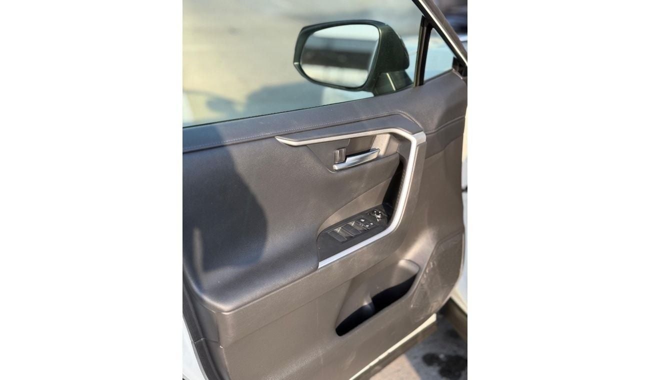 تويوتا راف ٤ TOYOTA RAV4 hybrid XSE Full Option