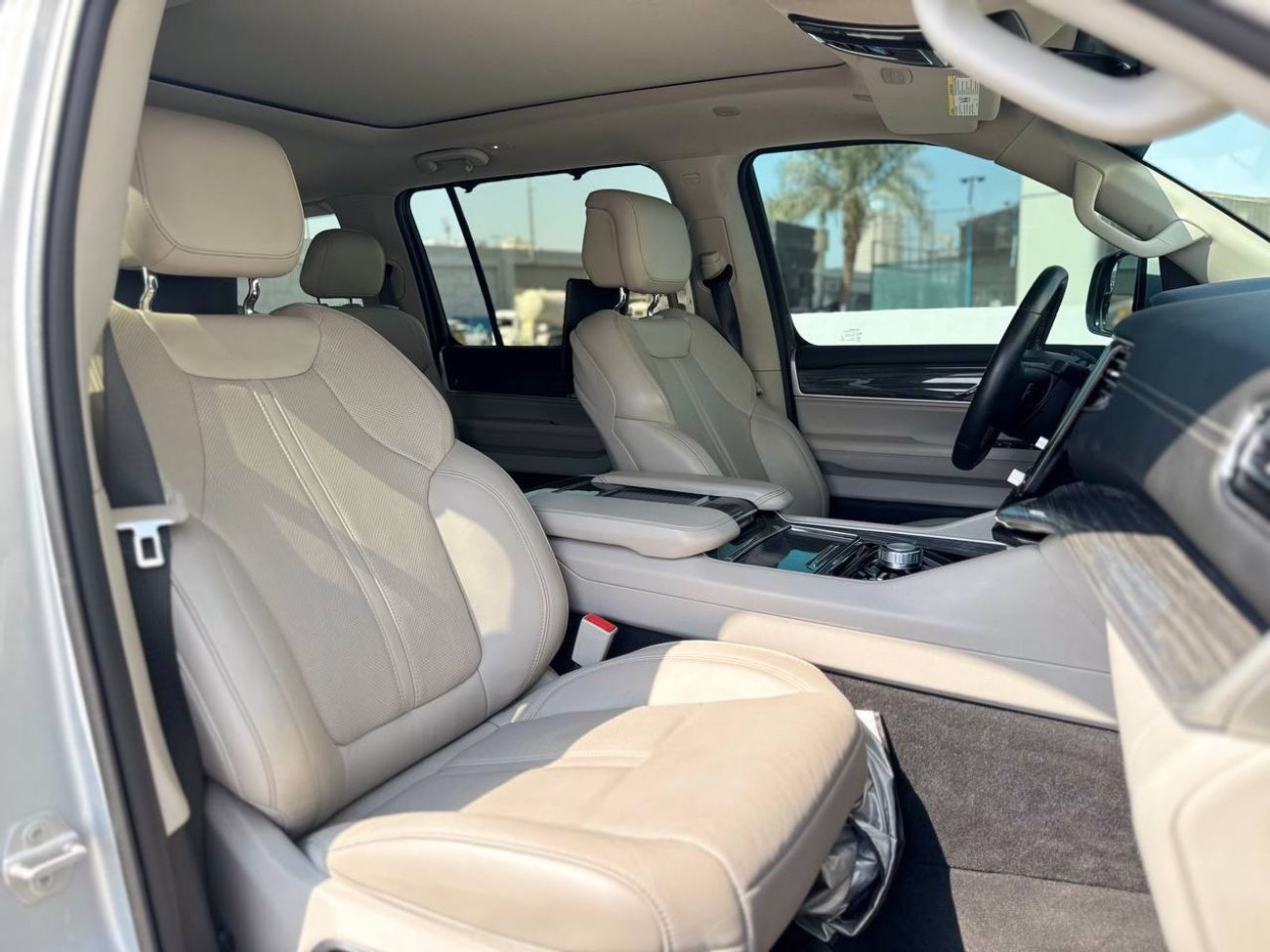 Jeep Grand Wagoneer Series III V8