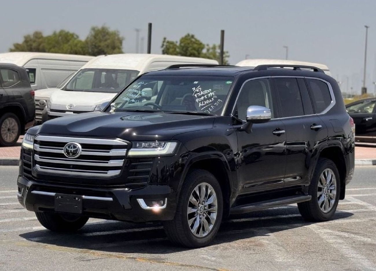 تويوتا لاند كروزر 2023 LC300 ZX Diesel Engine RHD 3.3L Twin Turbo Full Option