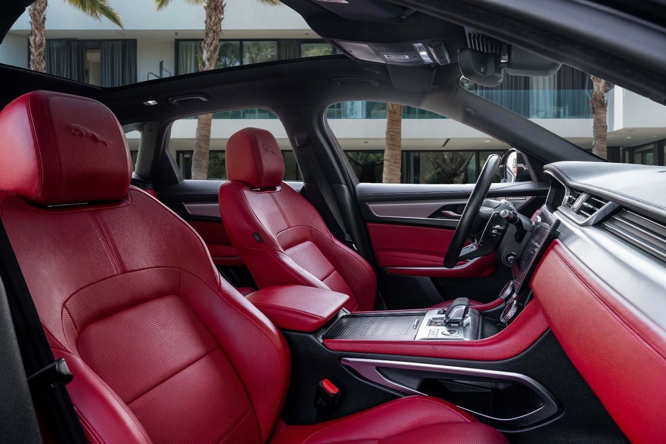 جاكوار F بيس R-dynamic | 2,840 P.M  | 0% Downpayment | Jaguar F-Pace!