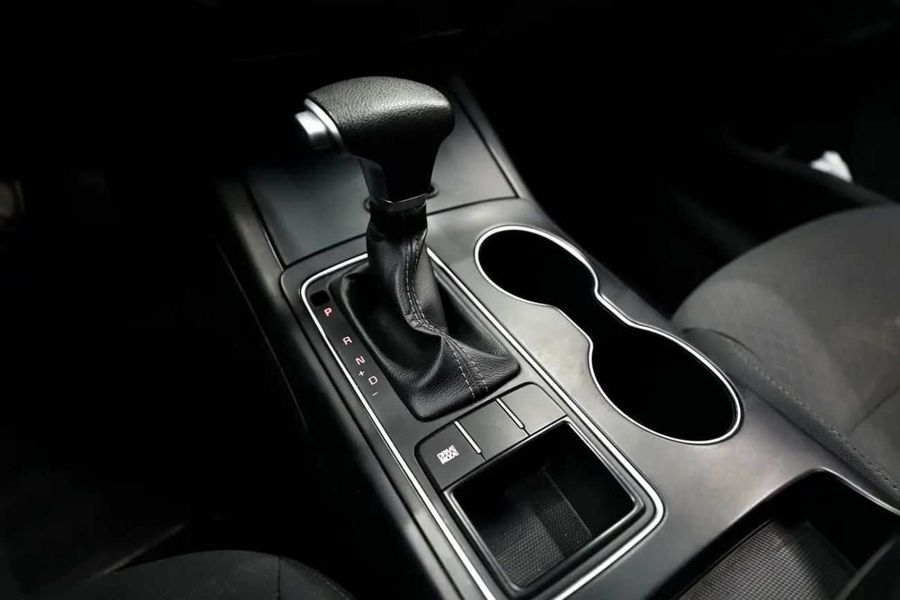 Kia Sorento S (NON GCC) Sorento | 7 Seater | 675 AED Montly | Free Insurance + Registration Ref#G622637