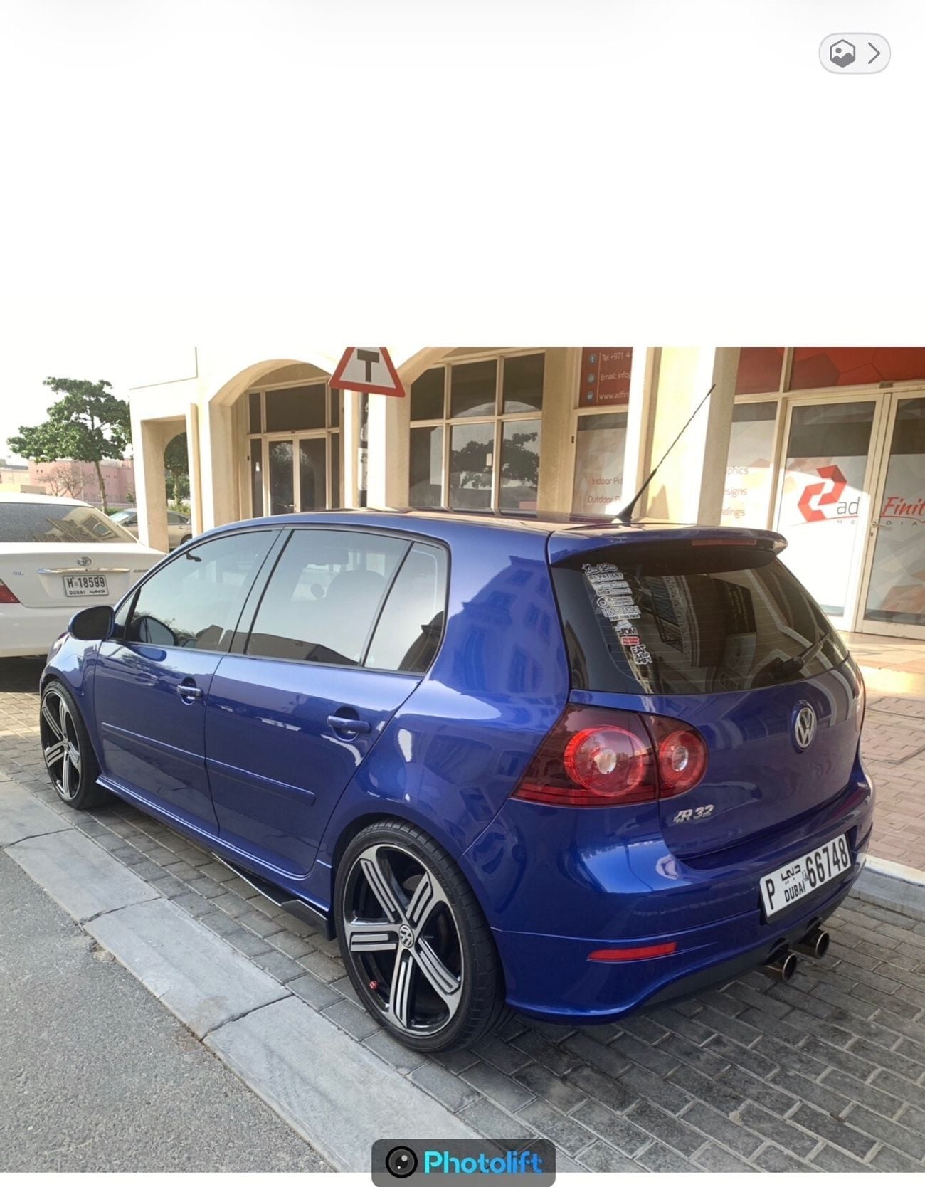 Volkswagen Golf R32