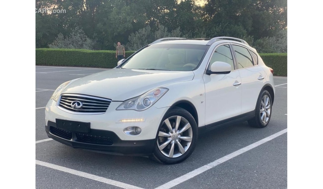 Infiniti QX50 Excellence Infiniti QX50 2015 V6 GCC Original Paint - Perfect Condition - Accident Free