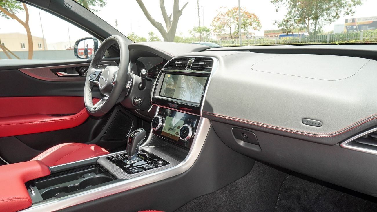 Jaguar XE S P250 R DYNAMIC 2024!! FIVE YEARS WARRANTY!! THREE YEARS SERVICE CONTRACT