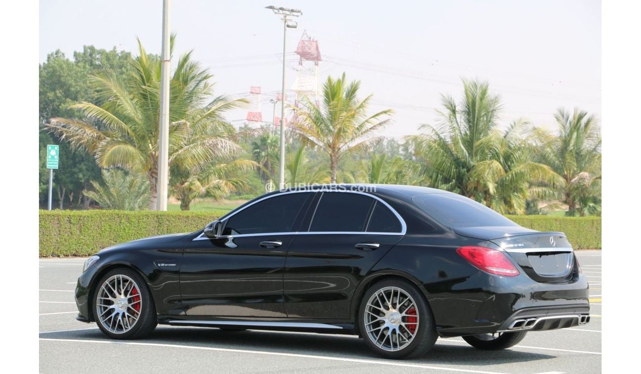 Mercedes-Benz C 63 AMG Mercedes banz C63s AMG 2016 import full carbon fiber  perfect condition