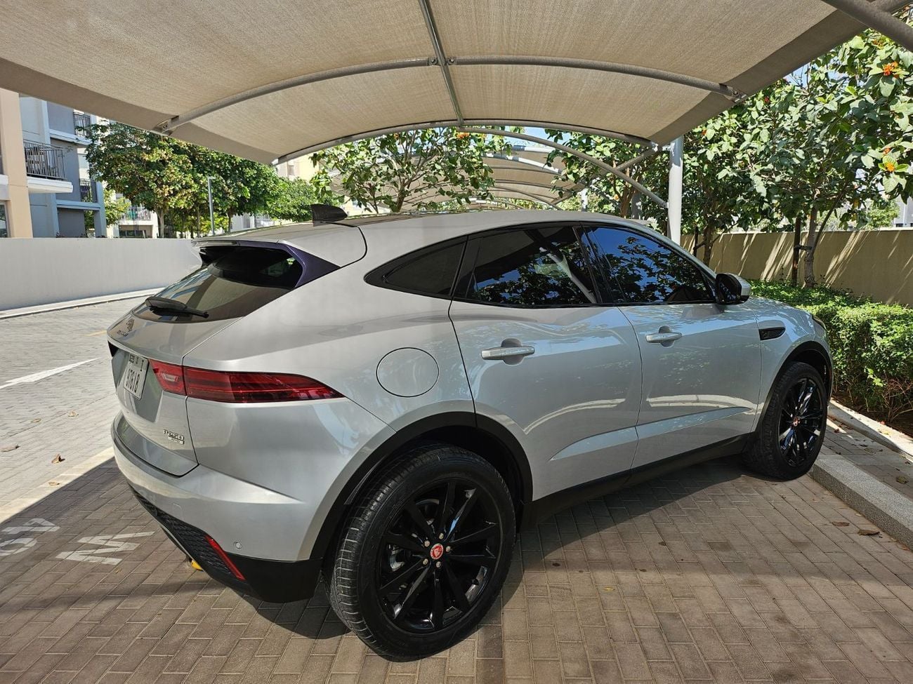 جاكوار E Pace فرصة لا تُعوض! جاكوار E-Pace R-Dynamic موديل 2022 | المالك الأول | 35,300 كم – بحالة الوكالة!