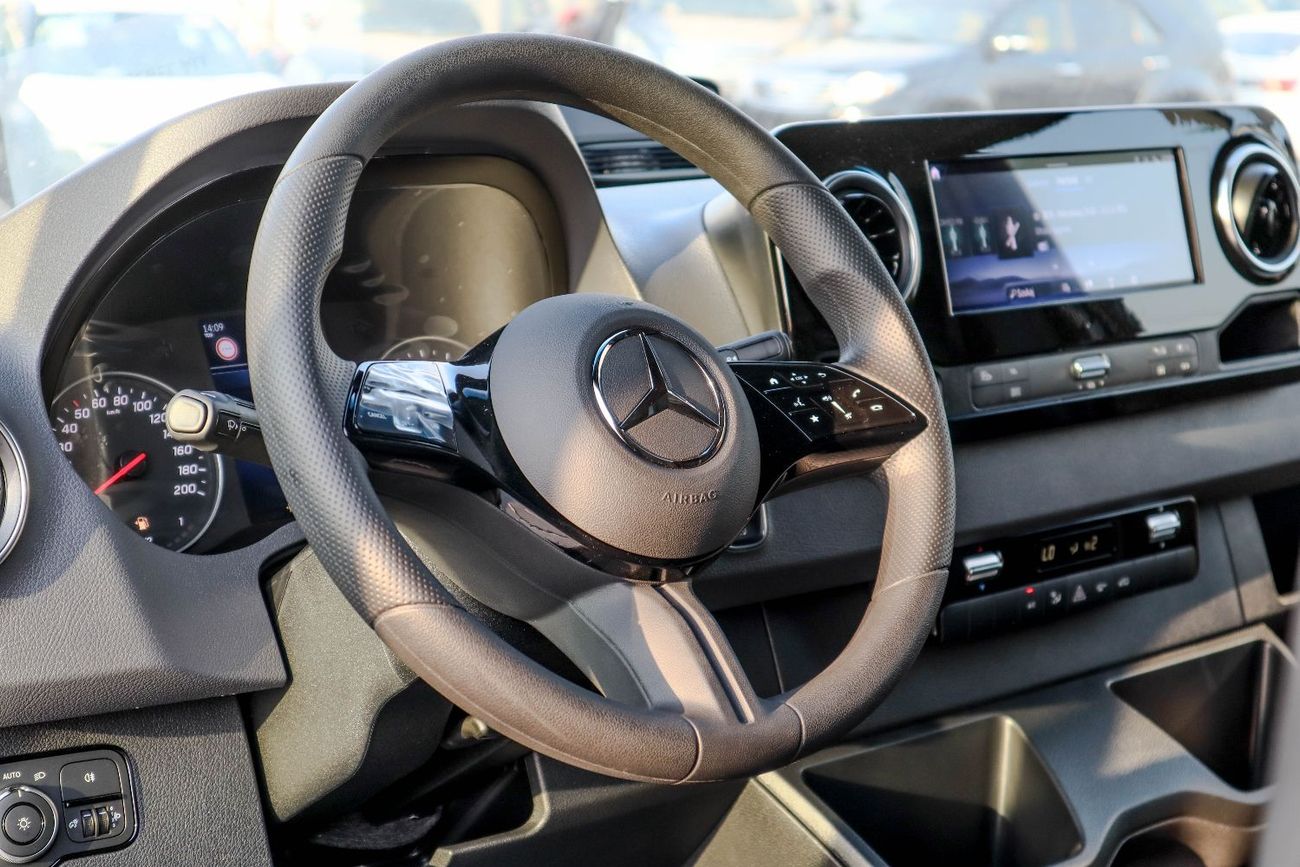 مرسيدس بنز سبرينتر Mercedes-Benz Sprinter 519 CDI – 2025 Model