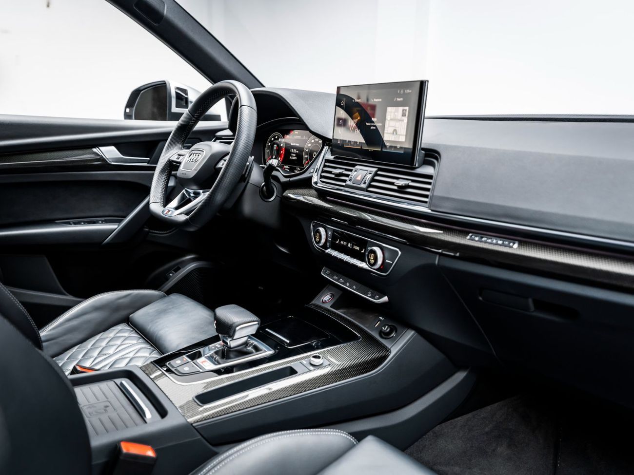 Audi SQ5 TFSI quattro 3.0L  2023 Audi SQ5, 2027 Audi Warranty & Service Contract, Low KMs, GCC