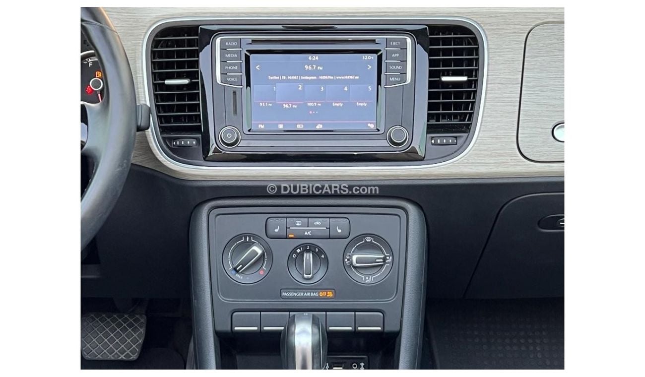 Volkswagen Beetle VOLKSWAGEN BEETLE TURBO 2018 IN LOW MILEAGE CONVERTABLE