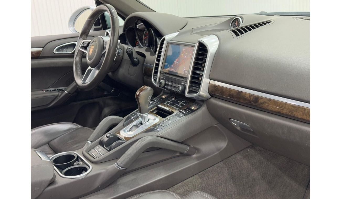 Porsche Cayenne 2018 Porsche Cayenne Platinum Edition, One Year Warranty, Service History, Excellent Condition, GCC