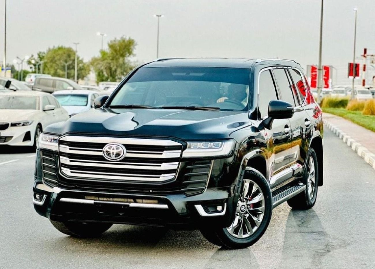 تويوتا لاند كروزر GXR 2012 Facelift to 2024 Shape LC300 Full Option Very Clean And Perfect condition