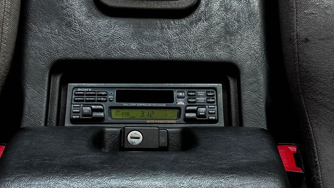 Land Rover Defender Defender 50th Year Edition Japanese Specs 4.0L V8 1997 Good Condition 1 of 500