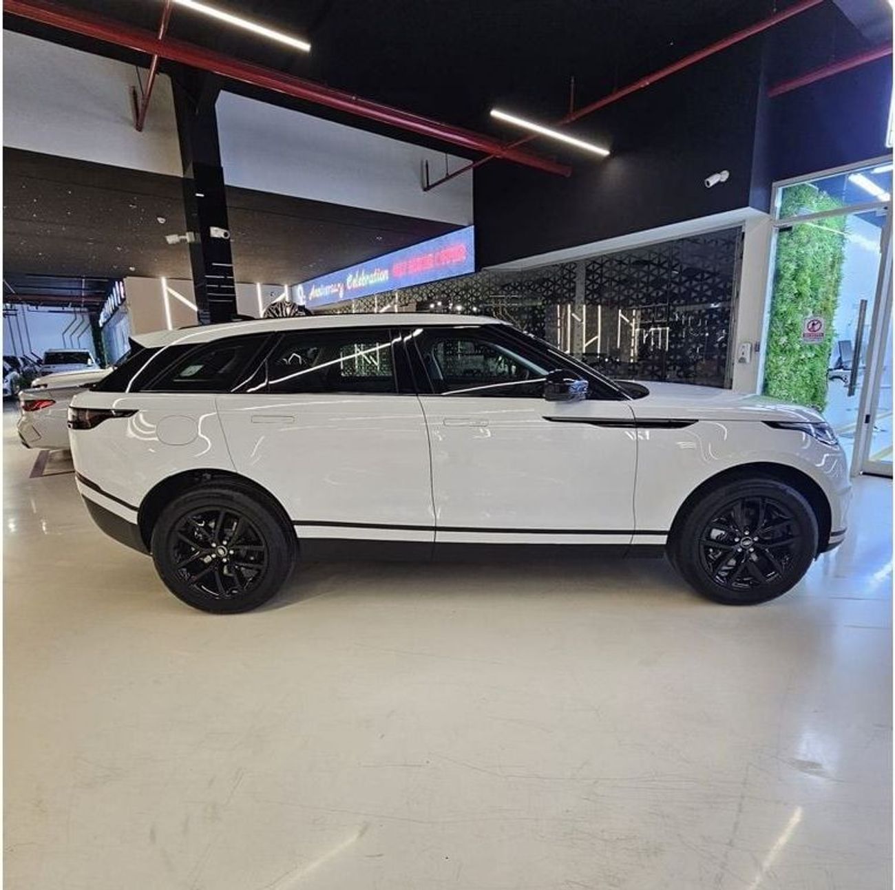 لاند روفر رينج روفر فيلار 2025 Range Rover Velar P250 DYNAMIC SE