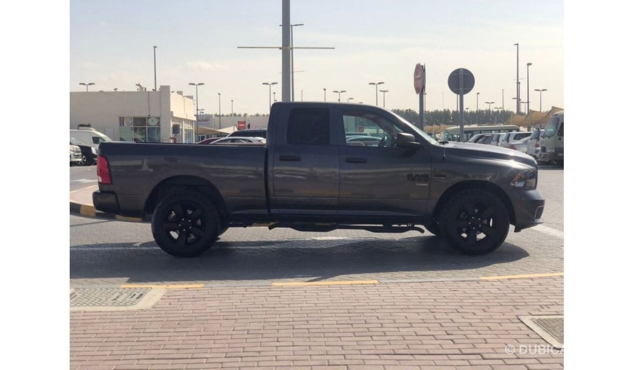 RAM 1500 Dodge RAM 2019 door and half door