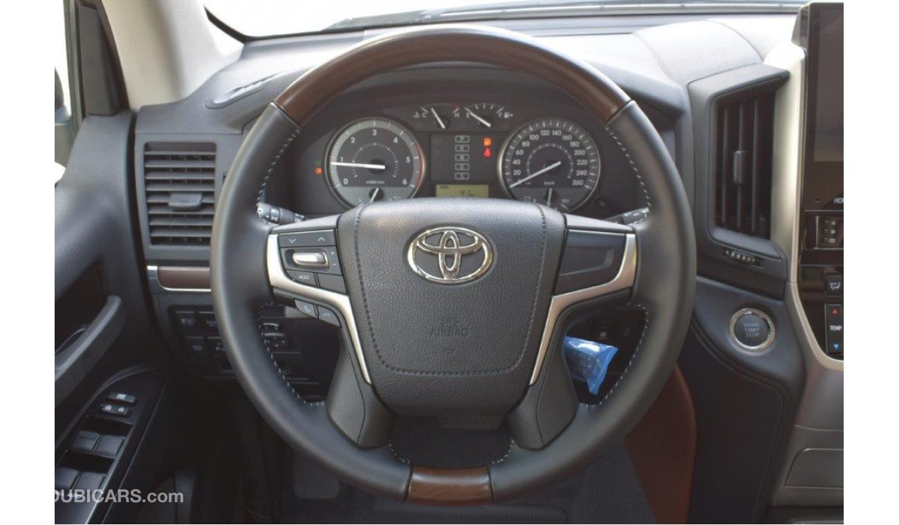 Toyota Land Cruiser 200 GXR V8 4.5L Diesel  Automatic Platinum Edition