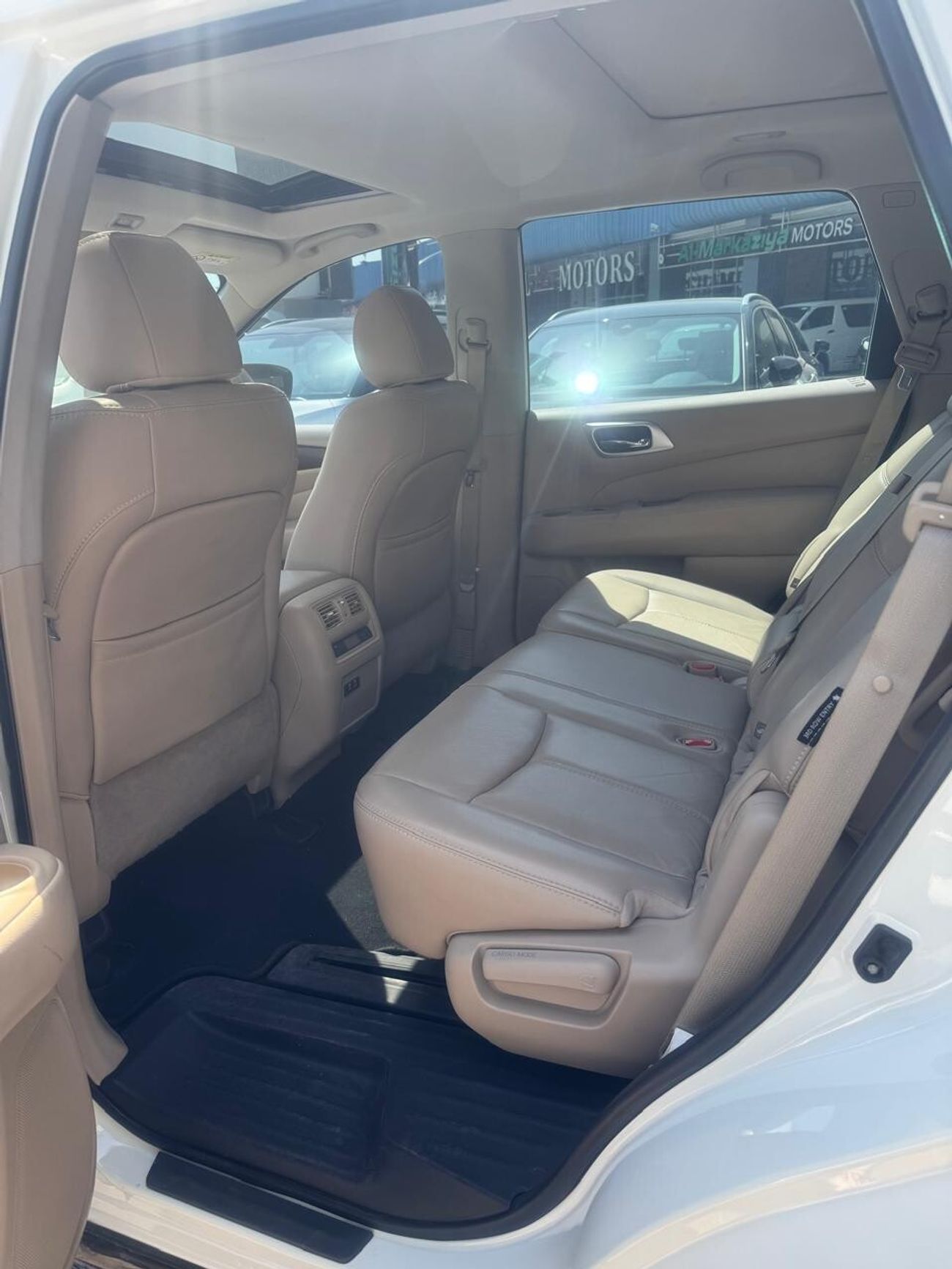 Nissan Pathfinder SV, 3.5cc, Sunroof, Leather Seats,Navigation, Adaptive Cruise Control, MY2020
